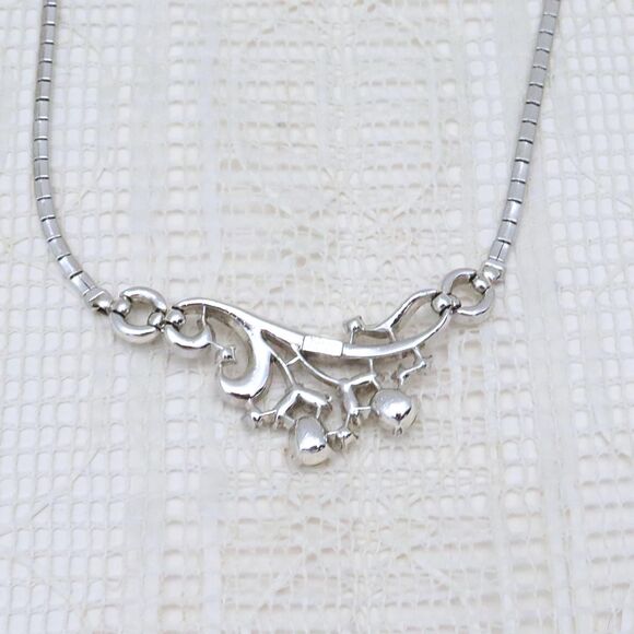 Vintage Trifari Silver Plated Rhinestone Choker Sparkly Necklace Swirl Design - Picture 7 of 7